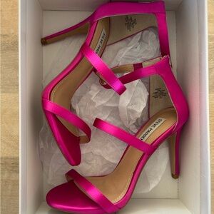 Steve Madden Fuchsia Strappy Heels